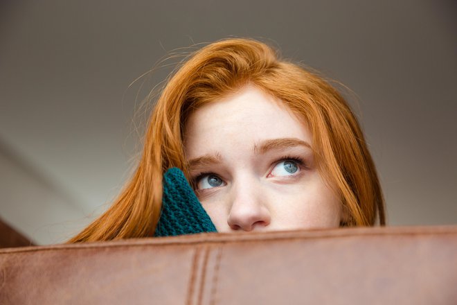 Naš strah, da ne bi bili dovolj vredni ljubezni, obljublja, da bo vsako naše razmerje odsevalo ta strah. FOTO: Deandrobot/Getty Images