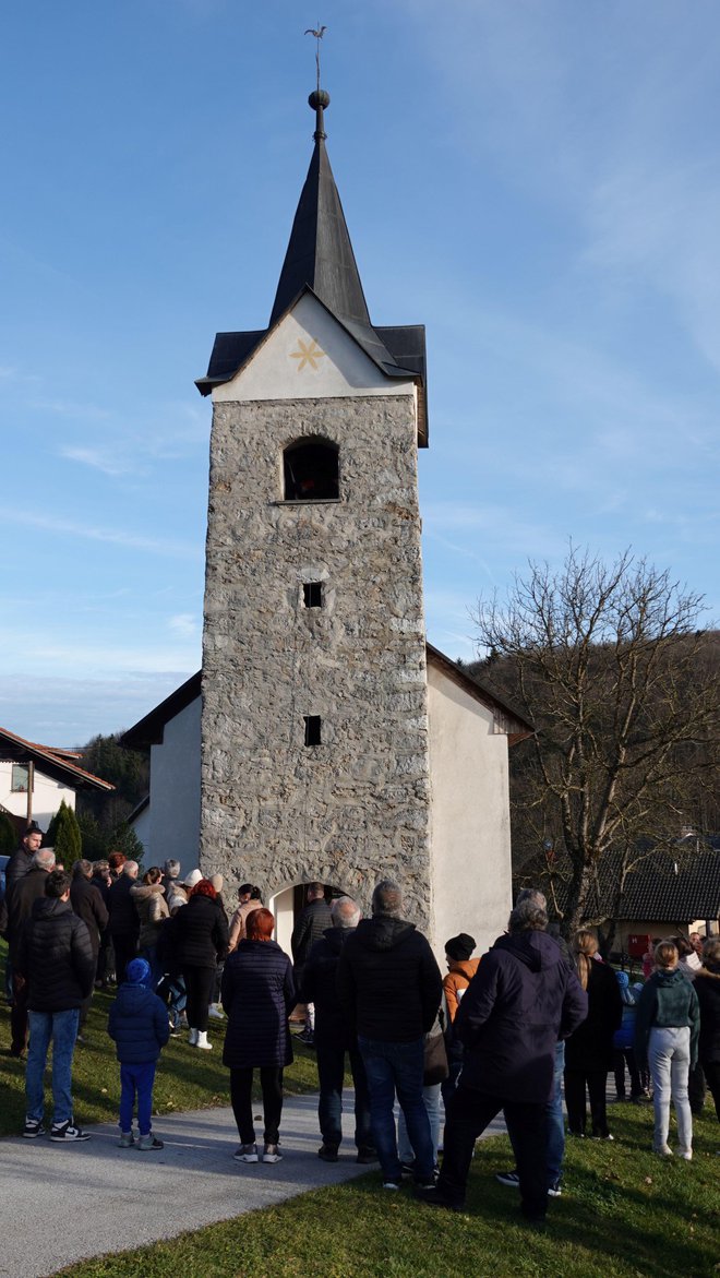 Cerkev sv. Primoža in Felicijana je bogatejša za sodobno pridobitev.