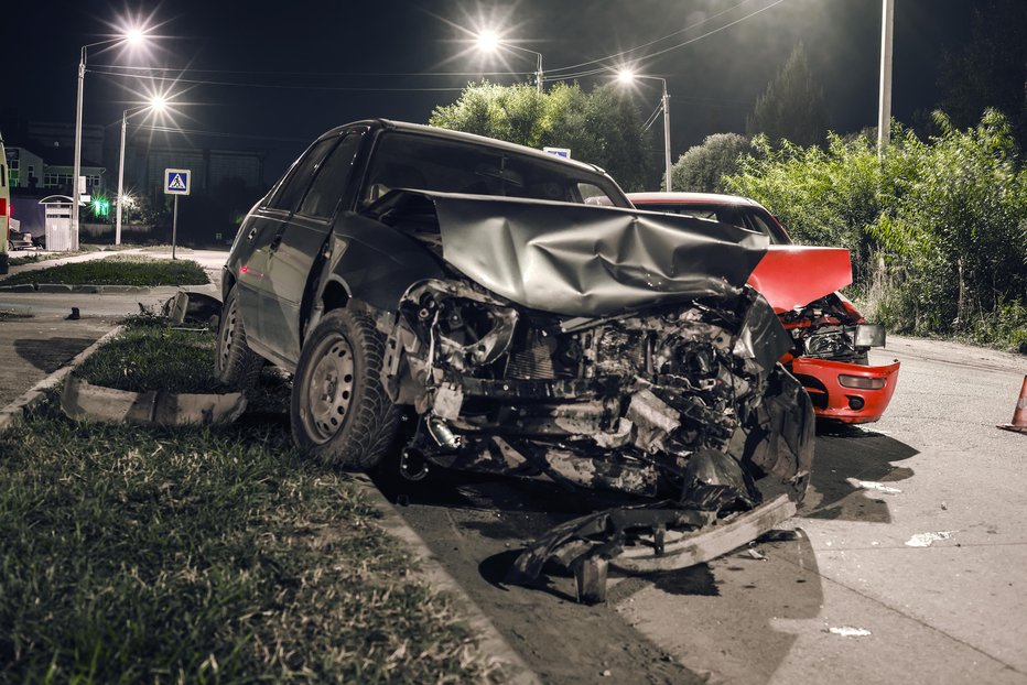 Fotografija: Prišlo je do čelnega trčenja (simbolična fotografija). FOTO: Getty Images/istockphoto