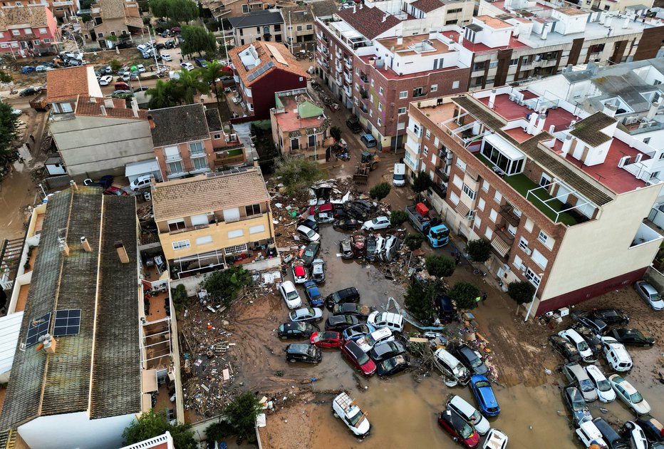 Fotografija: Pravila dovoljujejo tudi delo na daljavo ali delo po skrajšanem delovniku, če razmere to dopuščajo. FOTO: Nacho Doce/Reuters