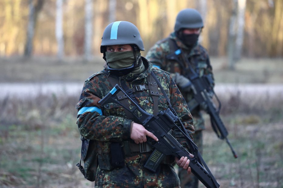 Fotografija: Nekatere evropske države se intenzivno pripravljajo na morebitno vojno.  FOTO: Liesa Johannssen, Reuters