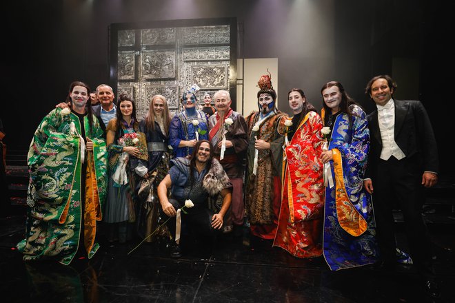 Opera Turandot nase opozarja tudi z bogato kostumografijo Daljnega vzhoda. FOTOGRAFIJE: MP PRODUKCIJA/PIGAC.SI