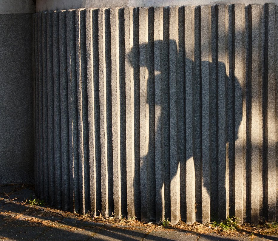 Fotografija: Za ogrožanje bi šlo, če bi dijak poleg narisane skice izvedel še kako drugo aktivnost, iz katere bi se dalo razbrati resno namero izvedbe strelskega napada. FOTO: Alexlinch/Getty Images