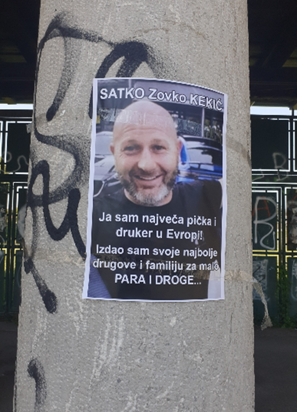 Fotografija: Kot je razvidno iz fotografije enega od plakatov, na njem ni takšnega grozilnega zapisa.