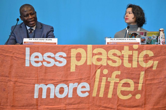 Konferenca o zmanjšanju onesnaževanja s plastiko v Busanu se je končala brez dogovora. FOTO: Anthony Wallace/AFP