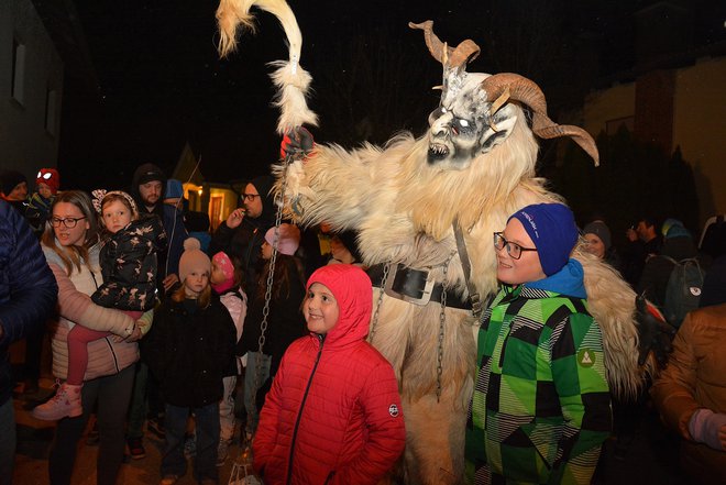 Pogumni so se fotografirali z njimi.