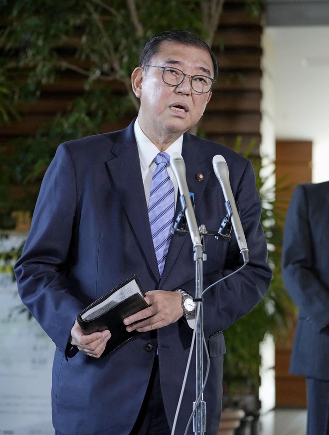 Japonski premier Šigeru Išiba je ob razglasitvi čestital vsem, ki ohranjajo tradicijo sakeja. FOTO: Kyodo Via Reuters