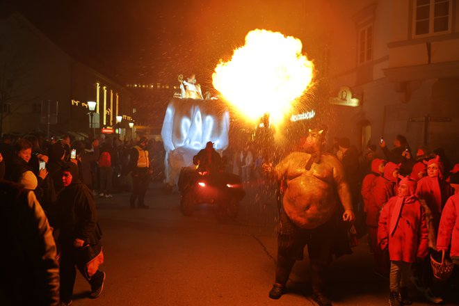 Kjer so parkeljni, je tudi ogenj. FOTO: Jože Suhadolnik