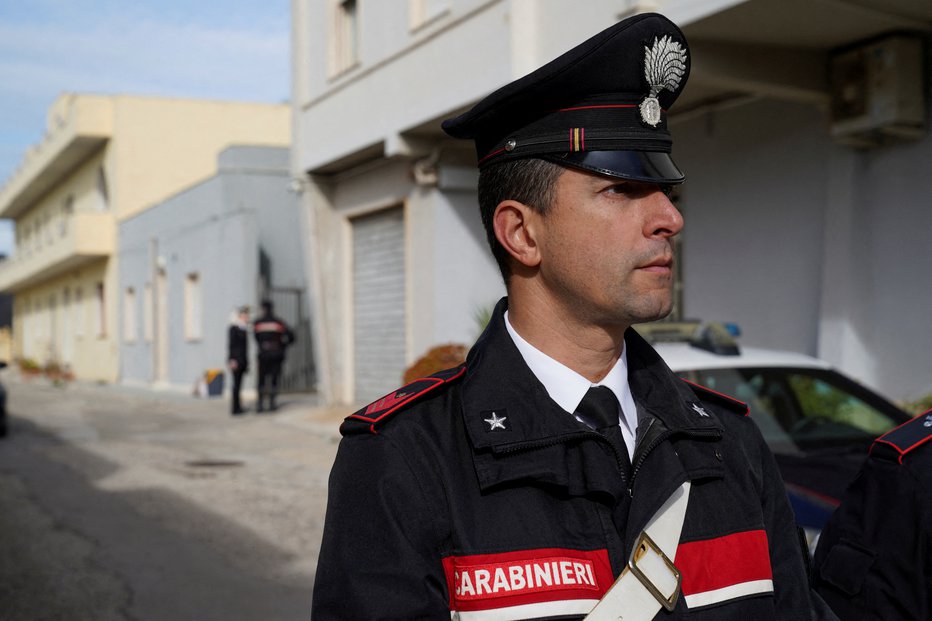 Fotografija: Sodelovalo je 300 policistov, kriminalistov, pripadnikov posebnih enot in vodnikov službenih psov. FOTO: Antonio Parrinello/Reuters