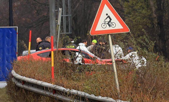 Umorjenega so našli v rdečem audiju. FOTO: Dejan Javornik