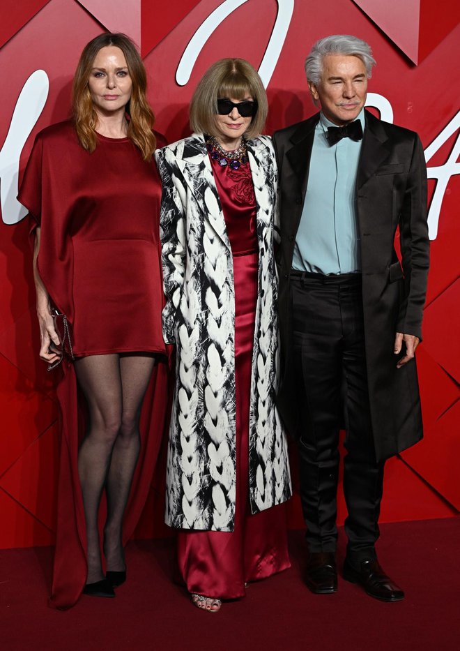 Divji trio: oblikovalka Stella McCartney, urednica Voguea Anna Wintour in režiser Baz Luhrmann