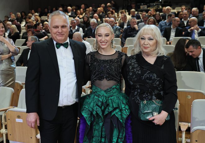Barvno usklajena s starši. FOTO: Jože Suhadolnik