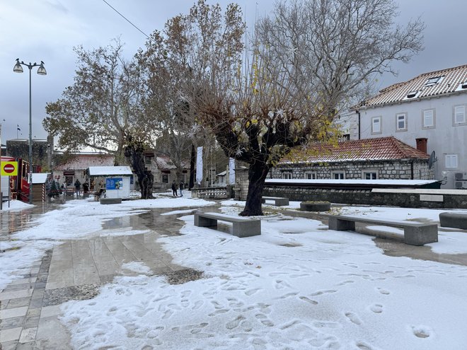 Česa takšnega v Dalmaciji ne pomnijo. FOTO: Grgo Jelavic/pixsell 