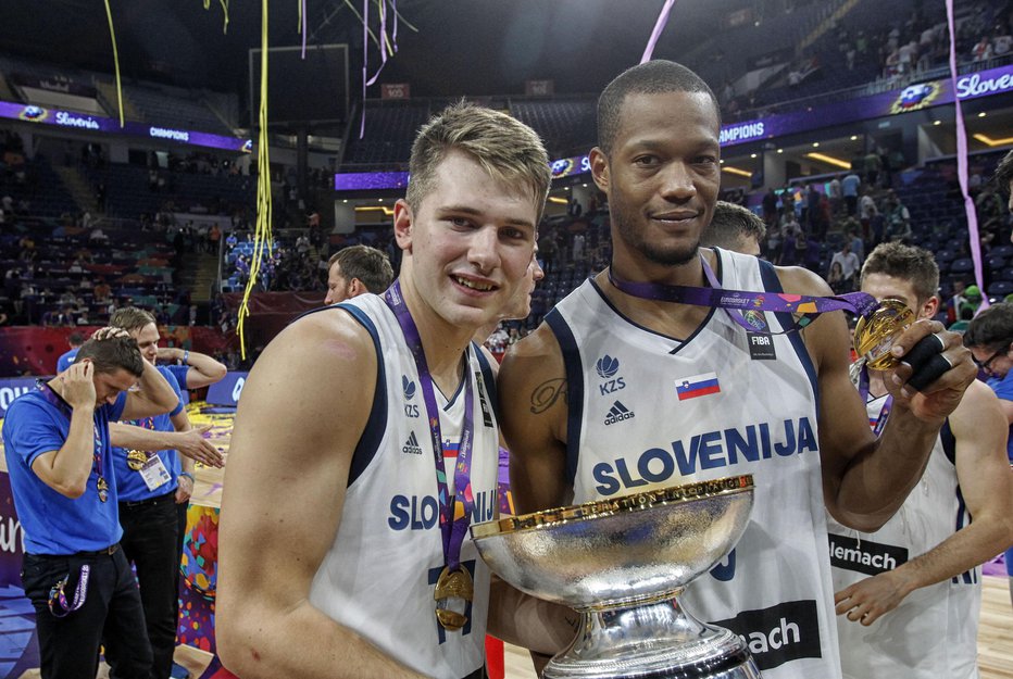 Fotografija: Luka Dončič in Anthony Randolph leta 2017 skupaj na parketu. FOTO: Blaž Samec