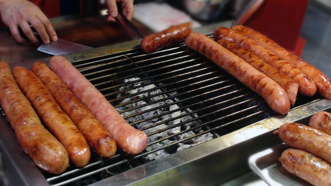 V ponudbi so najrazličnejše vrste klobas. Foto: Livinus/Getty Images