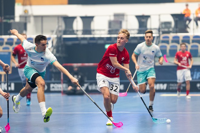 To je šport, ki je vse bolj priljubljen tudi v Sloveniji. FOTO: Floorball zveza Slovenije