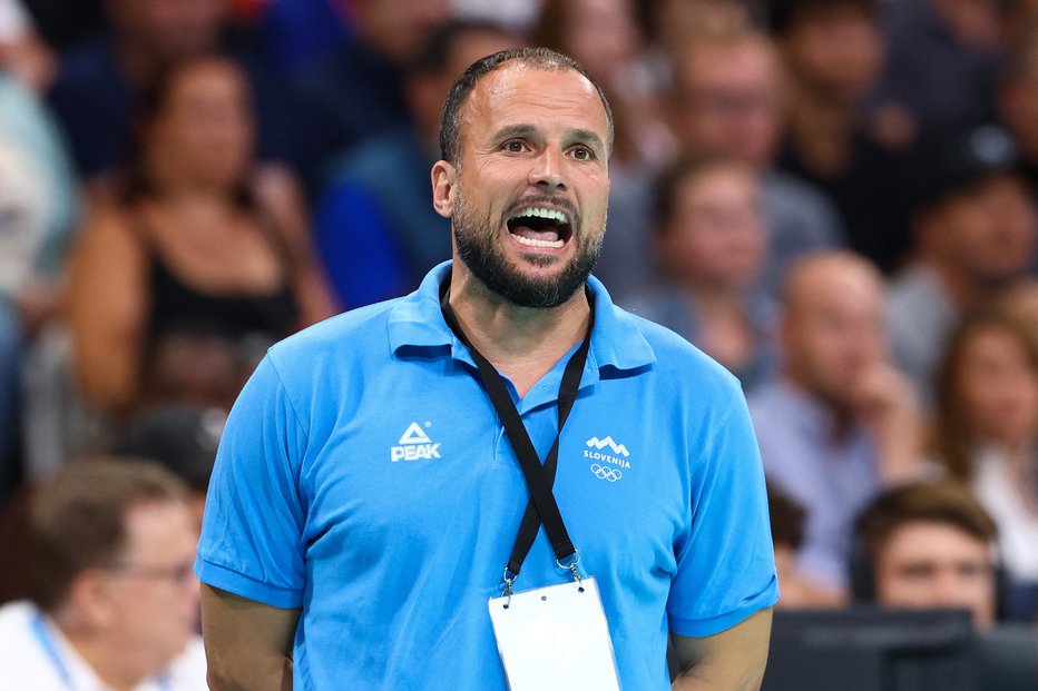 Fotografija: Paris 2024 Olympics - Handball - Men's Semifinal - Slovenia vs Denmark - Lille, Pierre Mauroy Stadium, Villeneuve-d'Ascq, France - August 09, 2024. Slovenia head coach Uros Zorman reacts during the match REUTERS/Bernadett Szabo FOTO: Bernadett Szabo Reuters