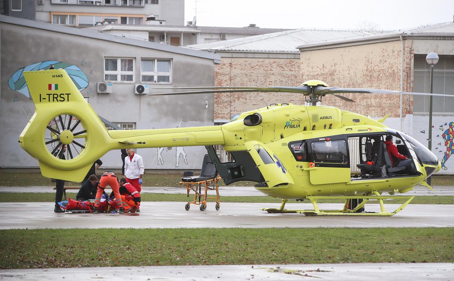 Fotografija: Napadalec poškodoval učiteljico in otroke. FOTO: Zeljko Lukunic/pixsell Pixsell