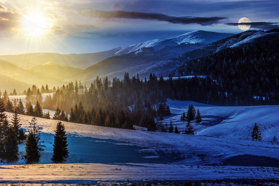 Fotografija: Solsticij označuje simbolično smrt in ponovno rojstvo Sonca ter konec krajšanja dne in začetek vnovičnega prebujanja dnevne svetlobe. FOTO: Mike_pellinni/getty Images