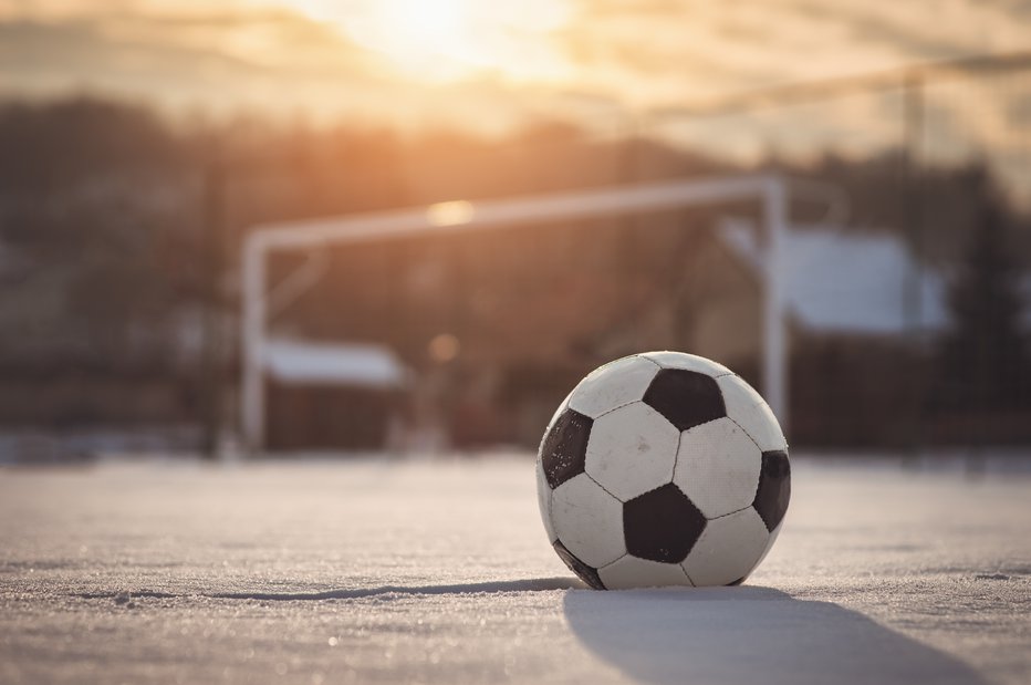 Fotografija: Medtem ko bo v soboto, enaindvajsetega, dan trajal 8 ur in 38 minut, bo v nedeljo že za minuto daljši, in to popoldne, pred sončnim zahodom. FOTO: Gelner Tivadar/Shutterstock