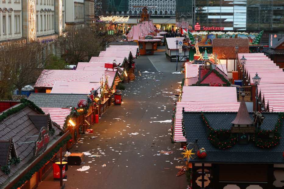 Fotografija: Prizorišče včerajšnjega tragičnega dogodka. FOTO: Christian Mang Reuters