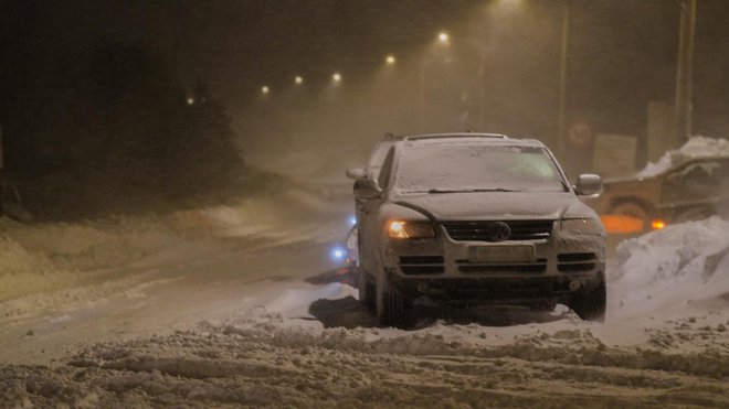 Snežni vihar je zajel dele Hrvaške in povzročil kaos. FOTO: Fran Rubil/pixsell