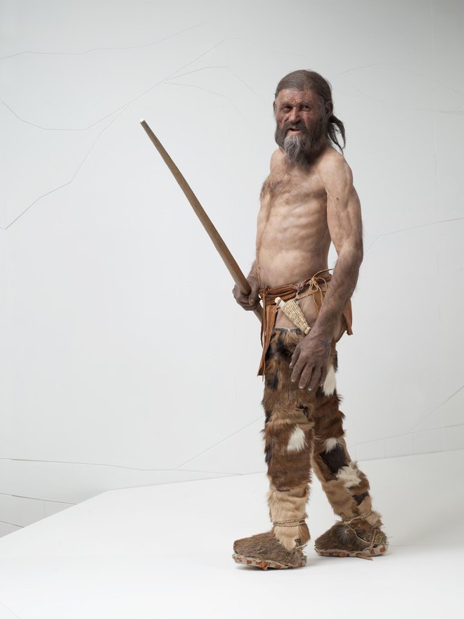 Model ledenega moža iz doline Ötz, kot so ga rekonstruirali v muzeju v Bolzanu. FOTO: South Tyrol Museum of Archaeology