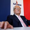 Umrl je kontroverzni francoski politik Le Pen