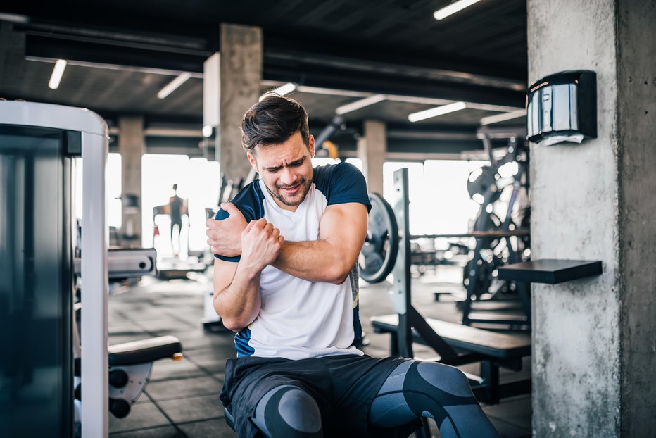 Fotografija: Natančna opredelitev težave ter ustrezen diagnostični postopek omogočata učinkovite ukrepe in spopadanje s ponavljajočo se, kronično bolečino. FOTO: Getty Images/istockphoto