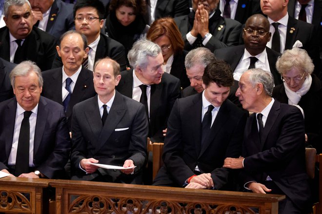 Veliko Britanijo je na pogrebu zastopal princ Edward (drugi z leve), Kanado pa premier Justin Trudeau. FOTO: Chip Somodevilla Getty Images Via Afp