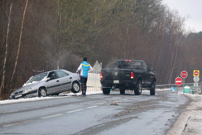 Zgodilo se je ogromno prometnih nesreč. FOTO: Francois Lo Prest/Afp