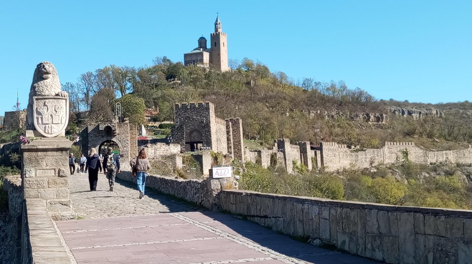 Fotografija: Med utrdbami, ki so varovale Veliko Trnovo, nekdanjo prestolnico drugega bolgarskega cesarstva. FOTO: Igor Fabjan 