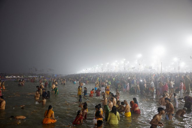 Festival Kumbh Mela velja za največje srečanje ljudi na svetu. FOTO: Idrees Mohammed/Afp