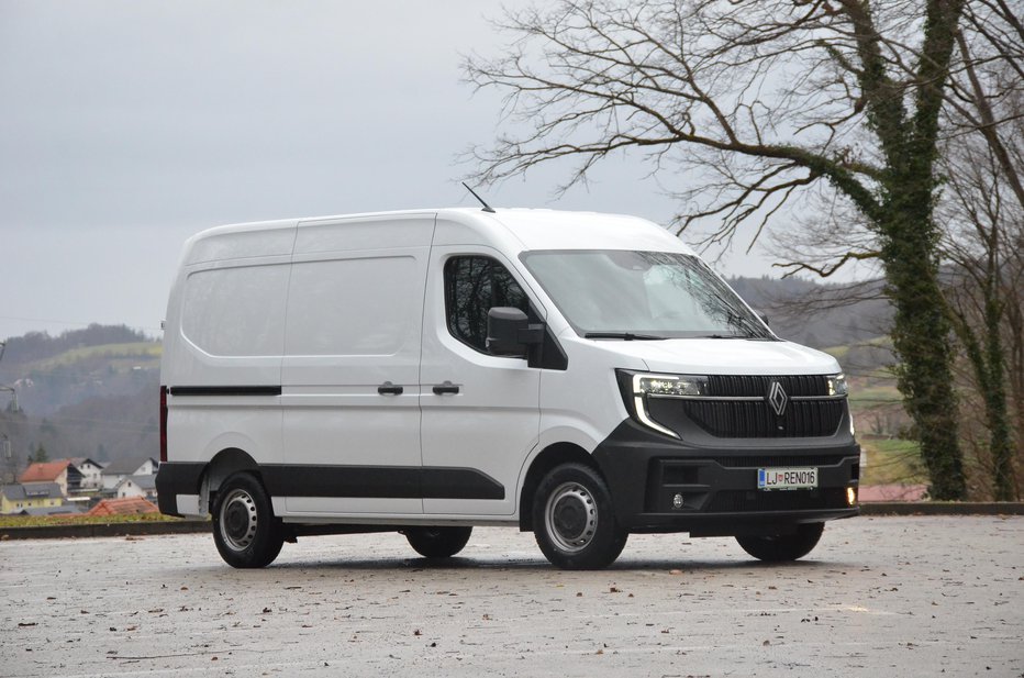 Fotografija: Četrta izvedba velikega Renaultovega kombija FOTO: Gašper Boncelj