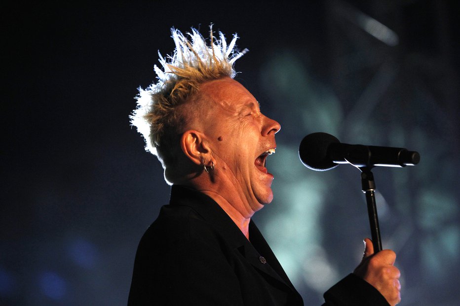 Fotografija: John Lydon je poskušal s pravnimi sredstvi preprečiti, da bi njegovi nekdanji tovariši uporabljali ime Sex Pistols, a mu ni uspelo. FOTO: Mario Anzuoni/Reuters