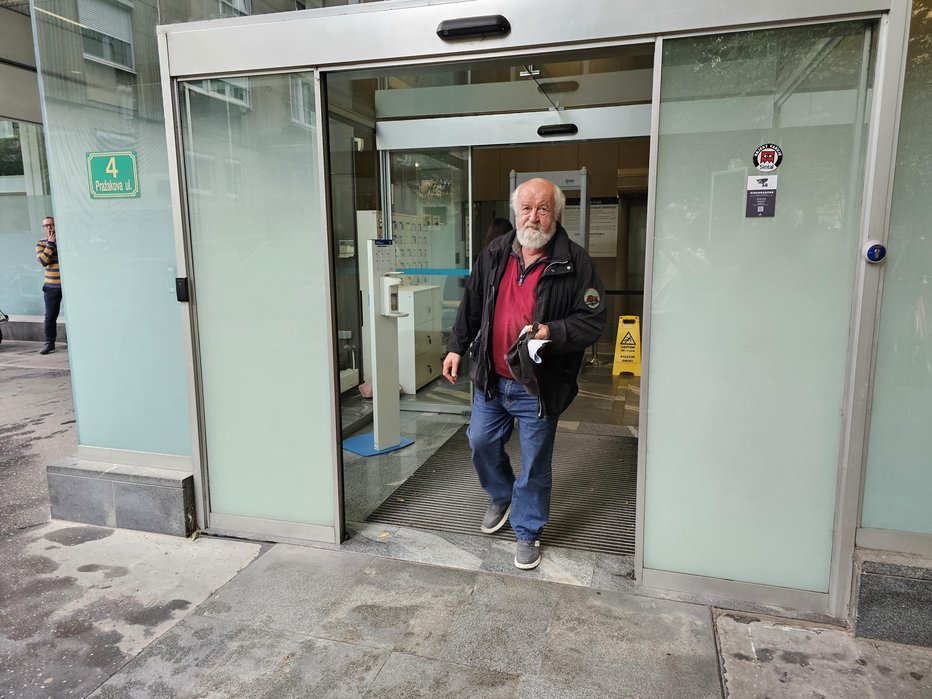 Fotografija: Matjaž Žbontar ob odhodu z ljubljanskega sodišča FOTO: Aleksander Brudar