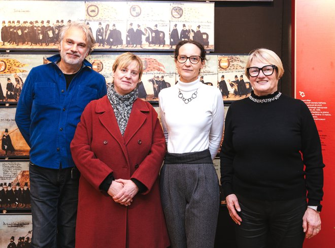 Z leve Dušan Grobovšek, mag. Marjana Žibert, dr. Veronika Pflaum in mag. Lea Ferjan FOTO: Boris Pretnar