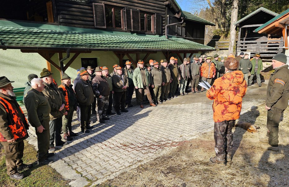 Fotografija: Analiza lova ter pozdrav boginji Diani Foto: Darko Naraglav