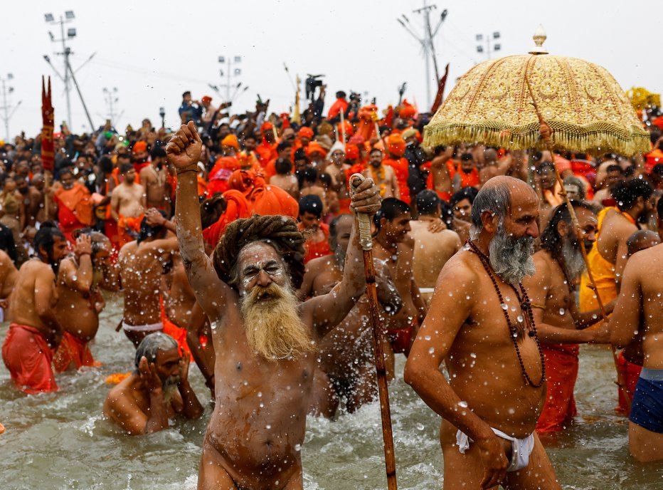 Fotografija: Hindujski sveti možje med kopanjem na festivalu velikega vrča FOTO: Anushree Fadnavis/Reuters