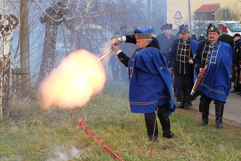 Fotografija: Streljanje iz pištol kubur