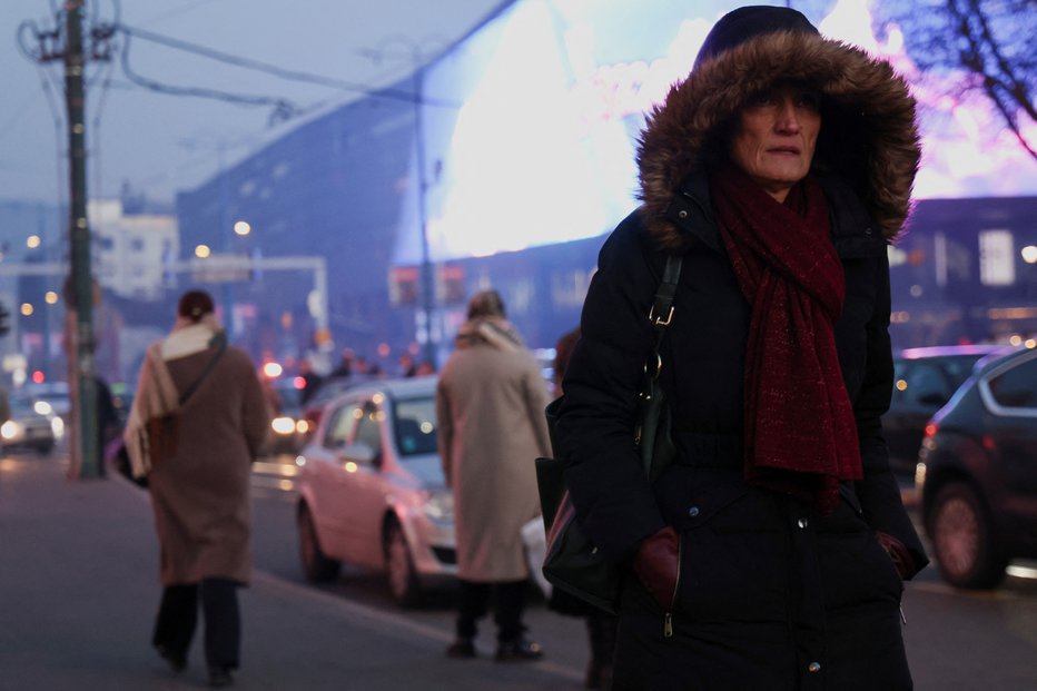 Fotografija: Prebivalce pozivajo, naj čim bolj omejijo svoj čas gibanja na prostem. FOTO: Amel Emric Reuters