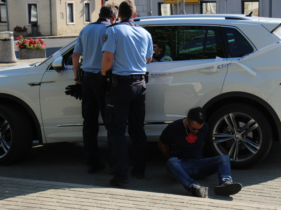 Fotografija: Lani so policisti PU Novo mesto prijeli 165 tihotapcev, predlani pa kar 327. FOTO: Tanja Jakše Gazvoda