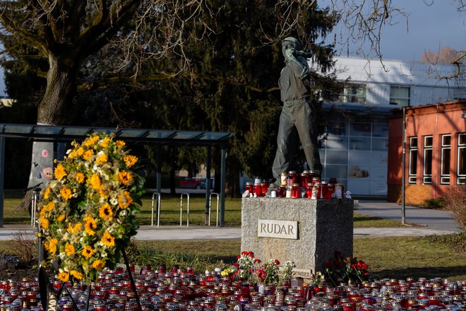 »Delo pod zemljo v rudniku je težko, nikoli ne veš, kaj te čaka ...« FOTO: Črt Piksi