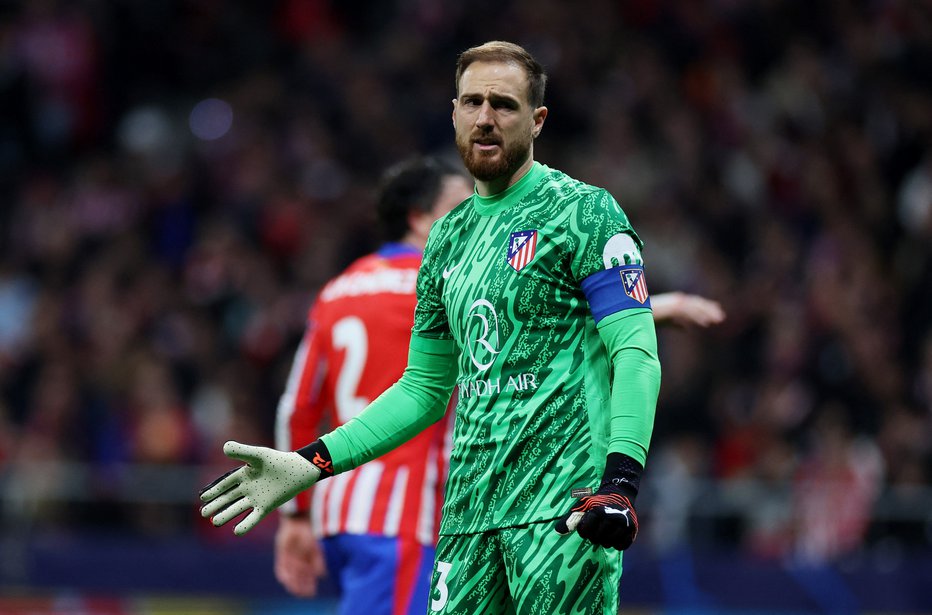 Fotografija: Jan Oblak je proti Villarealu ostal brez obrambe. FOTO: Isabel Infantes/Reuters