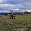 Zdravniki se borijo za življenje moškega iz Slovenskih goric. Nanj padli večji bali (FOTO)